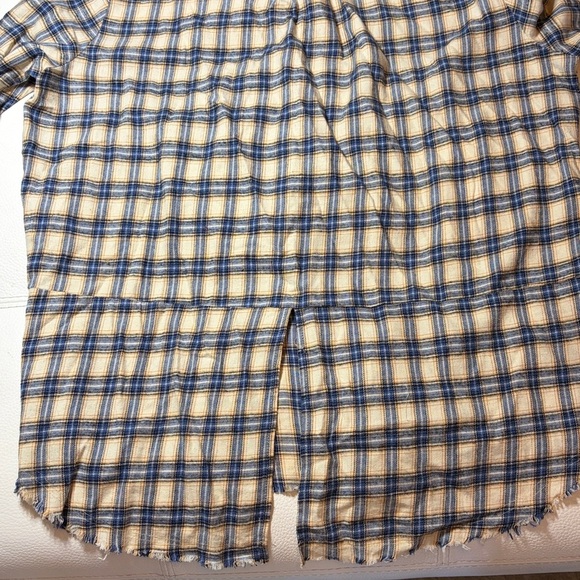 Plaid Button-Up Shirt - Size XL - Picture 4 of 10